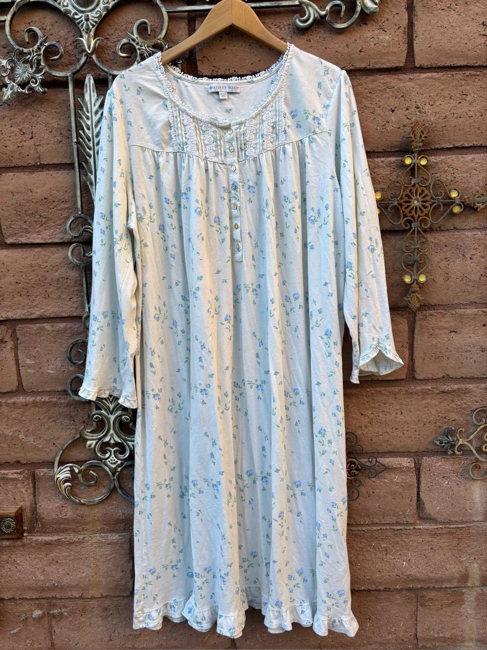 Eileen West XL White Blue Green Floral Knit Nightgown  Button Lace Cottagecore